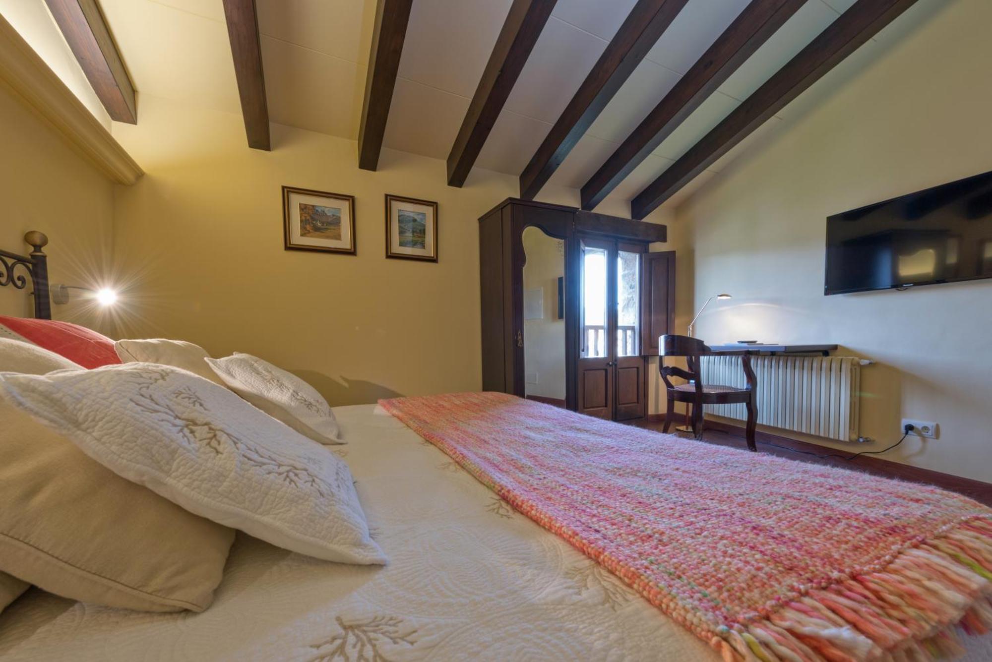Hotel Cal Sastre Santa Pau Chambre photo