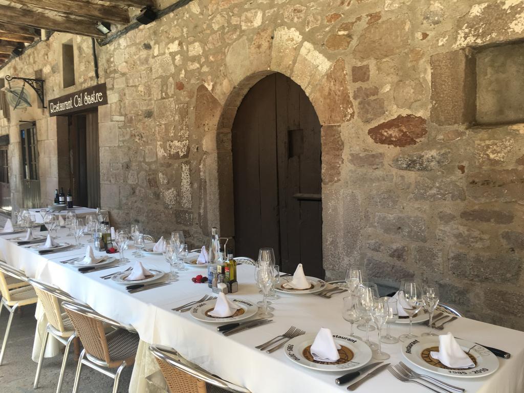 Hotel Cal Sastre Santa Pau Extérieur photo