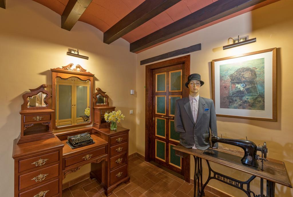 Hotel Cal Sastre Santa Pau Extérieur photo